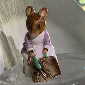 Beatrix Potter - Hunca Munca Sweeping-Backstamp 3 by Royal Doulton